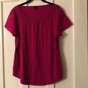 Women’s shirt sleeve blouse